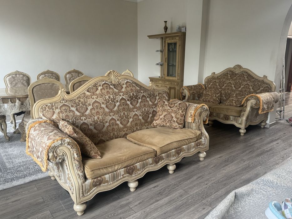 Мягкая мебель для зала