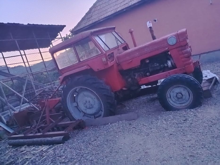 Tractor Ebro 60 cai ,motor Perchins ,pompa in linie, acte originale