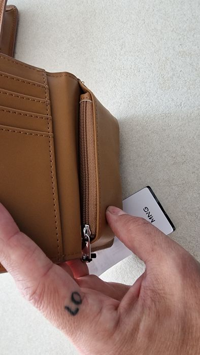 "Манго "протмоне