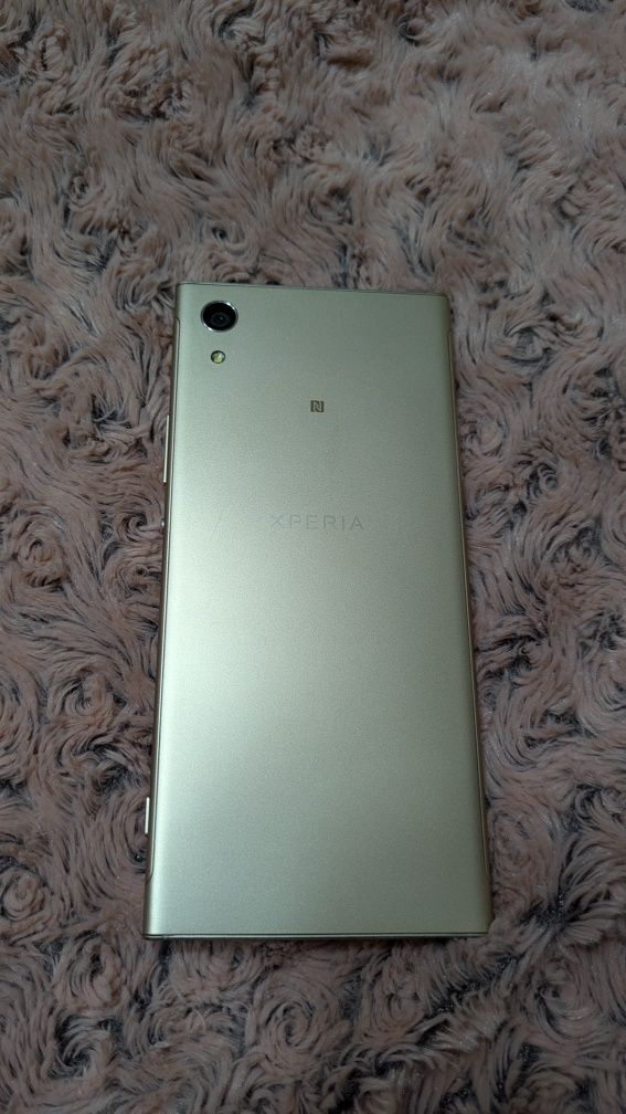 Телефон Sony XA1 като нов
