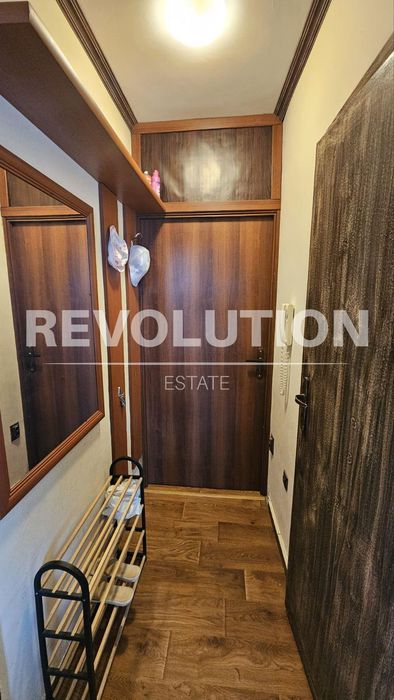 Тристаен апартамент в центъра на Варна!