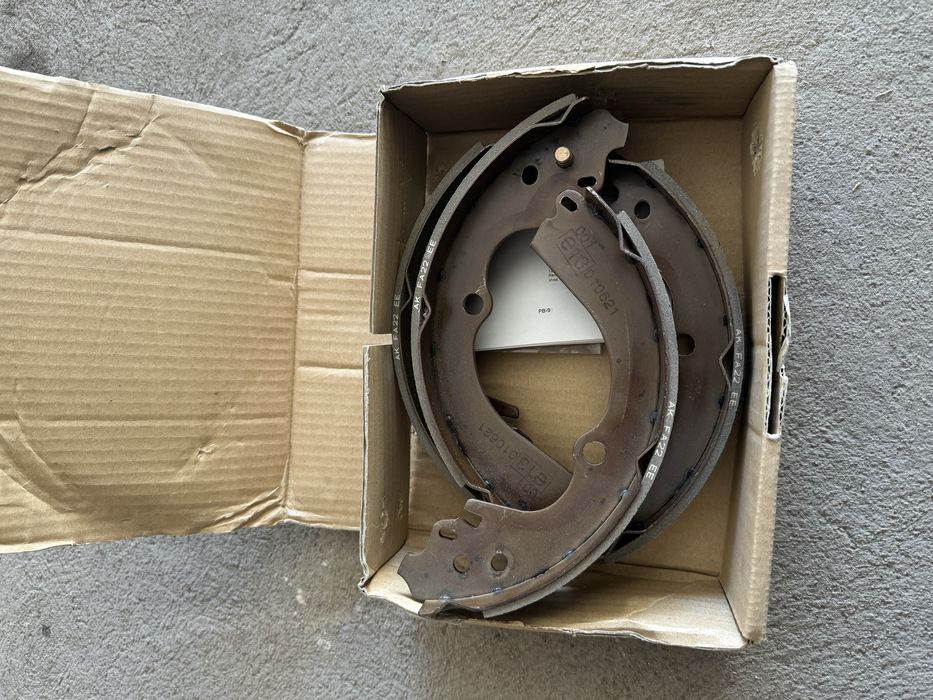 Продам накладки задние на Субару аутбак 04-06гг оригинал Араб