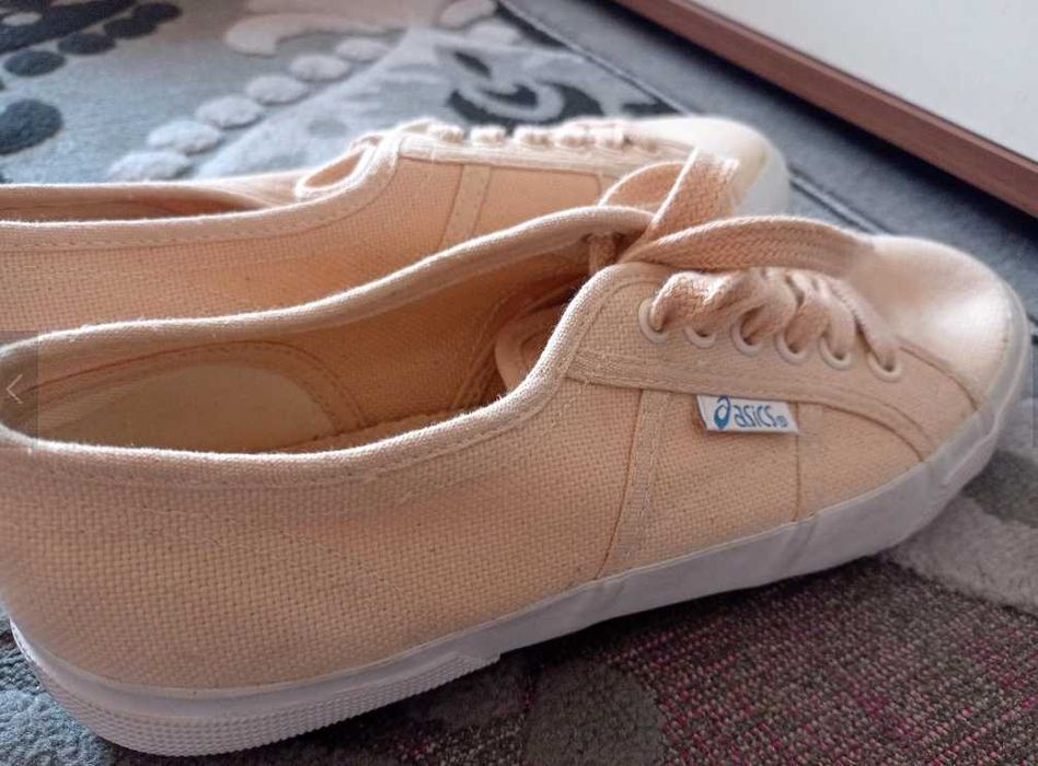 Оригинални дамски кецове Asics