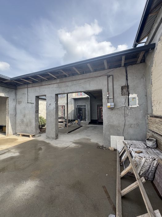 Yunsobod xasanboyda  sotiladi srochno!