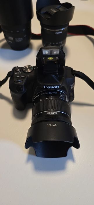 Vând aparat foto Canon EOS - 250D + accesorii