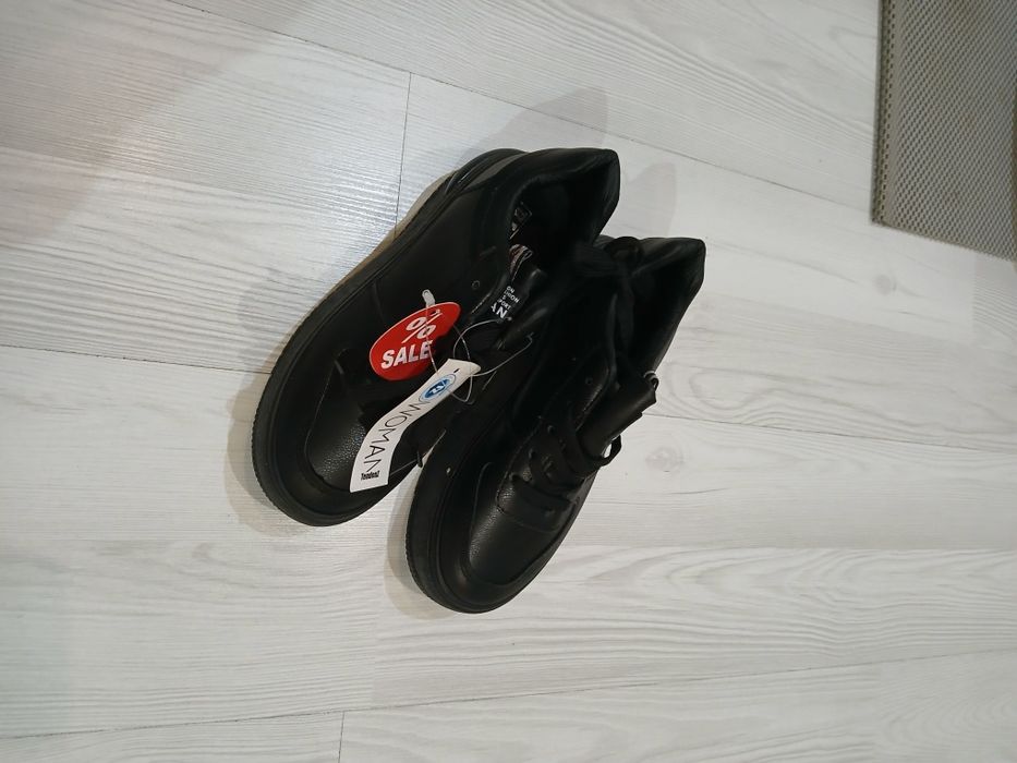 Чисто нови кецове