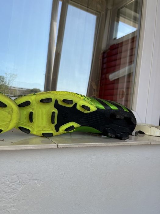 Adidasi marca Adidas