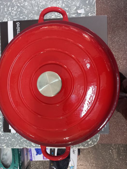 Cratiță/ tigaie fontă  emailată cu capac 30 cm