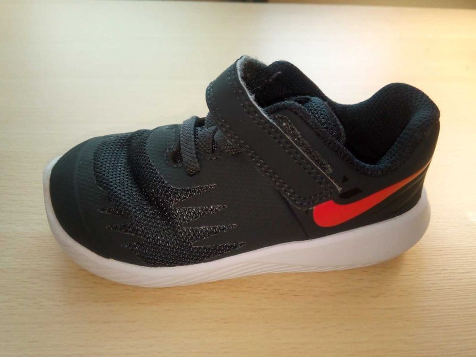 Детски спортни обувки Nike Star Runner