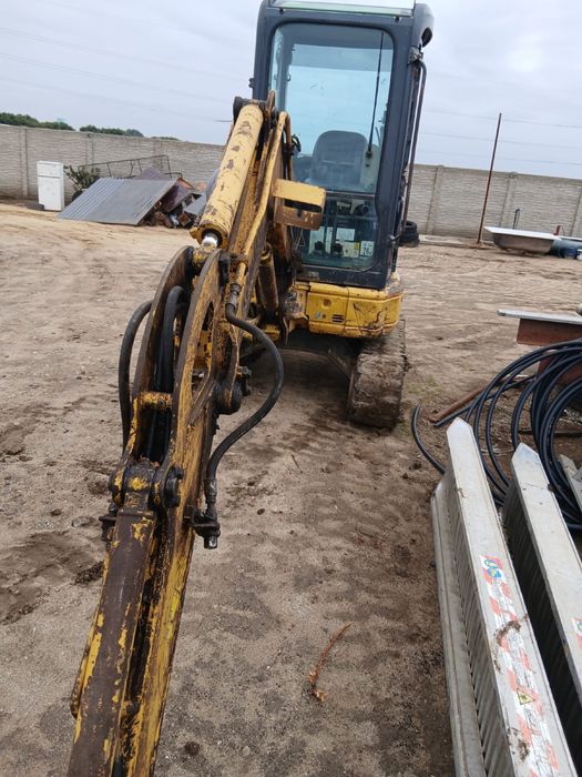 Mini excavator Komatsu PC27MR-2 – 3.25 tone, stare bună, gata de lucru
