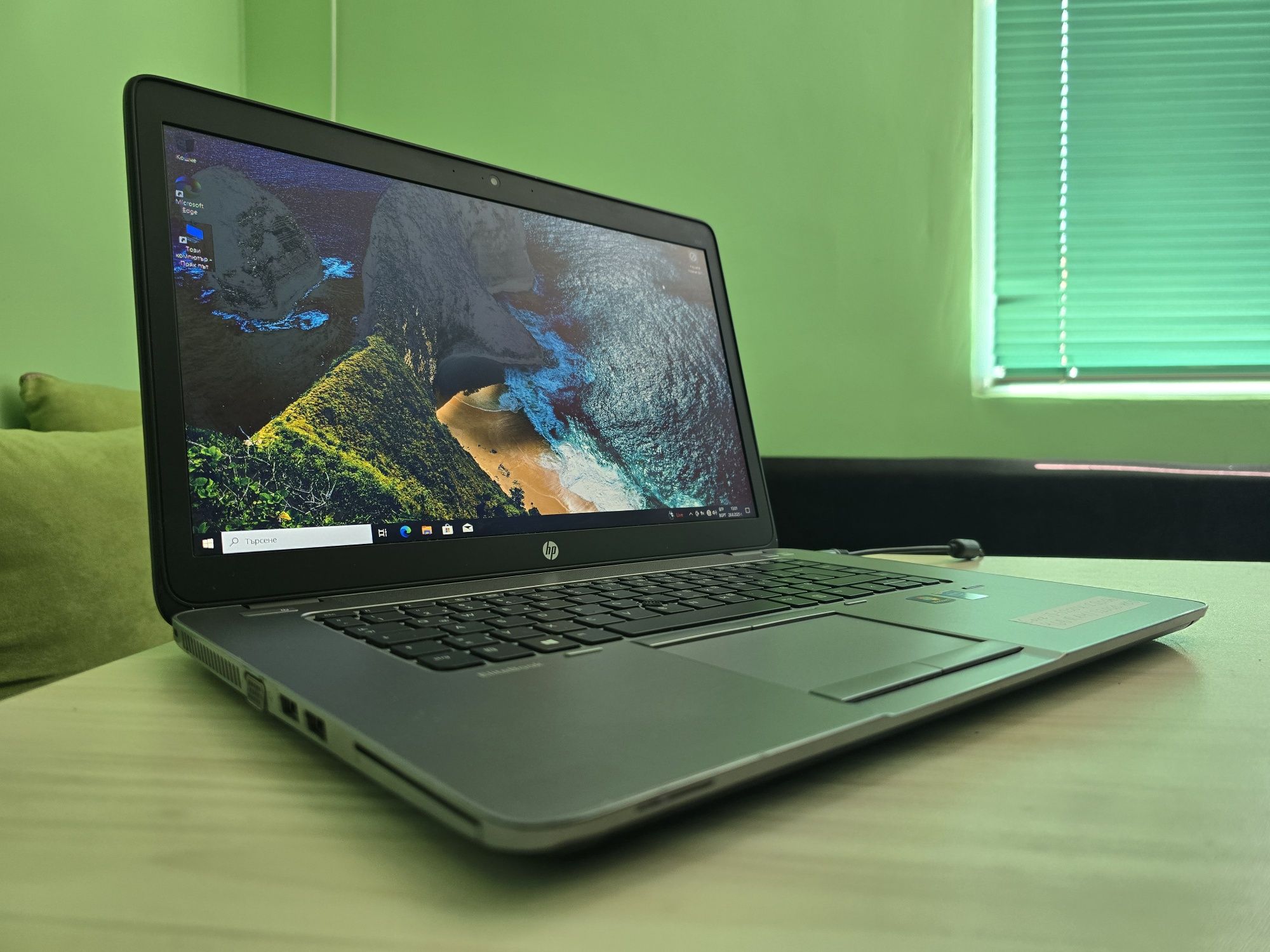 15.6" HP Elitebook Core i5/4GB RAM/320GB HDD