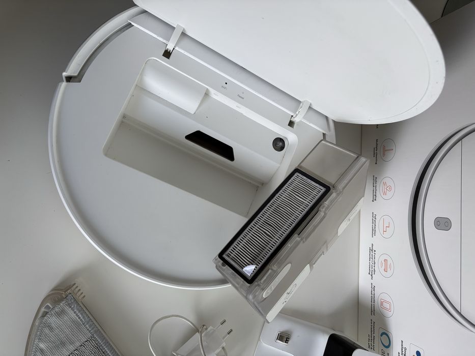 Xiaomi Mi Robot Vacuum-Mop Essential (MJSTG1)