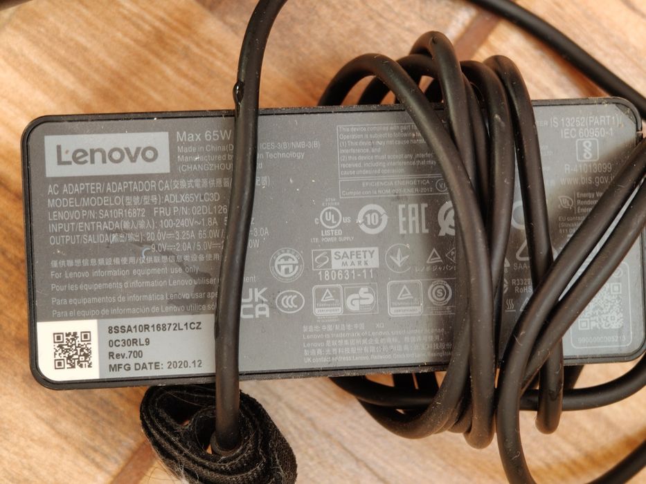 Încărcătoare laptop USB-C Lenovo și Dell