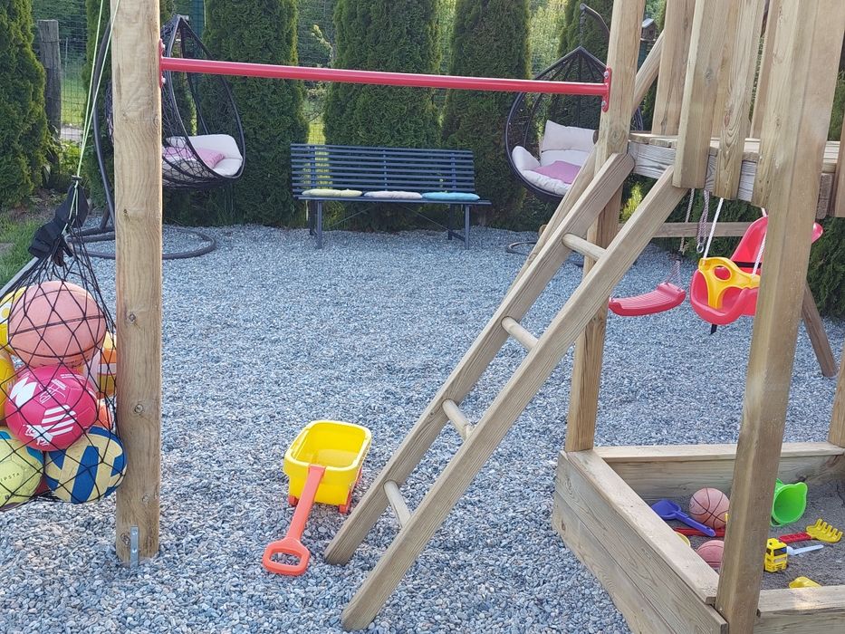 cabana casa dia are și loc de joaca,ideal ptr evenimente