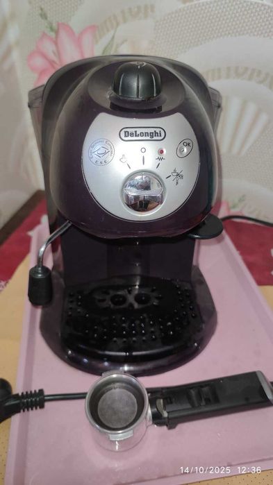Еспресо машина за кафе DeLonghi