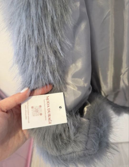 Haina blana Geaca NOUA cu eticheta marime S