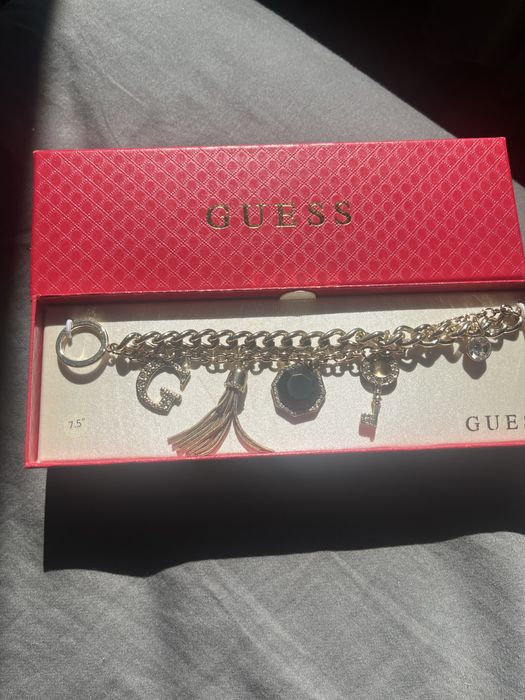 Дамска гривна guess