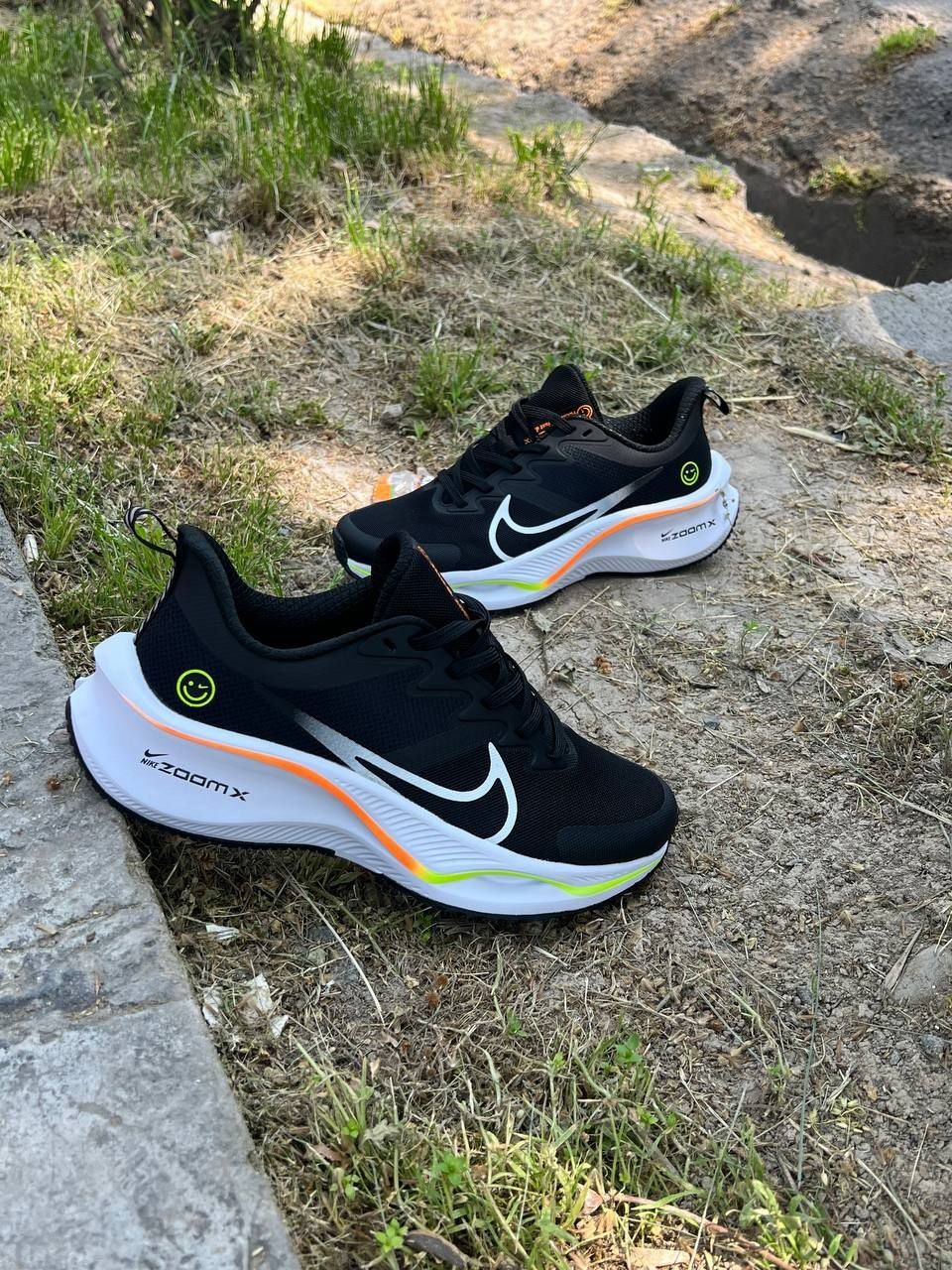 Nike Zoomx  new .