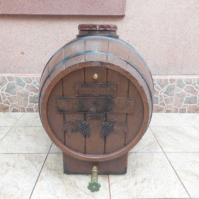 Vand butoi pentru vin 200 litri