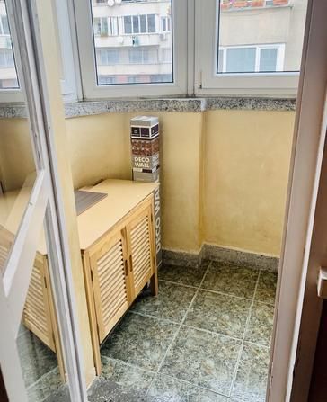 Тристаен апартамент в ж.к. Хладилника.