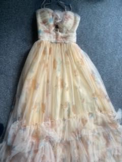 Чисто нова Жълта бална рокля