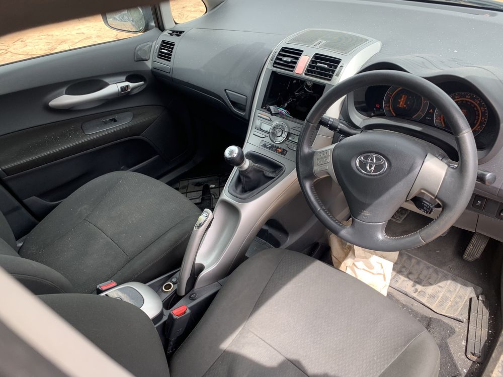 НА ЧАСТИ! Toyota Auris 2.2 177 D-Cat  Перфектни дюзи