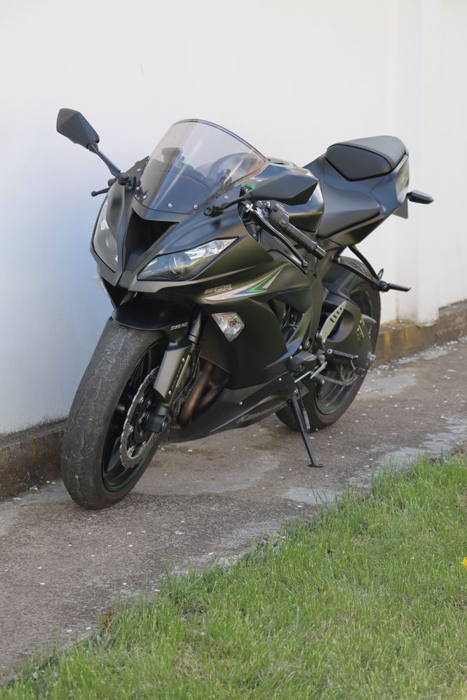 Kawasaki ZX6R 636