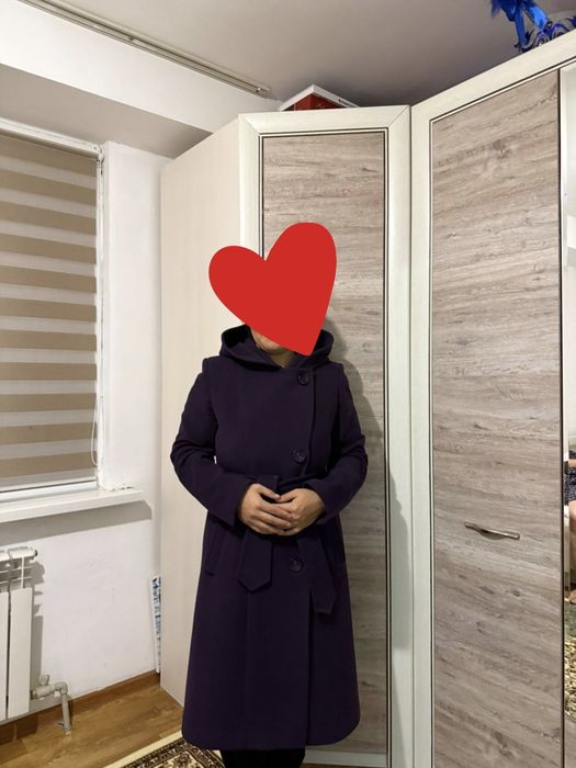 Пальто сатылады.