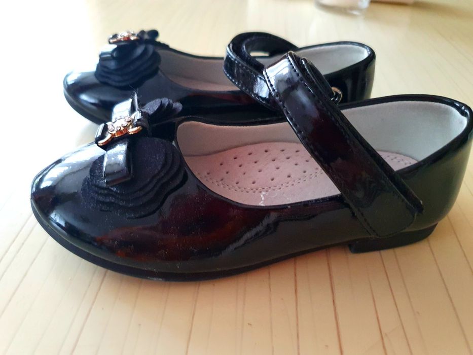 Лачени обувки, размер 23 (стелката е 16 см)