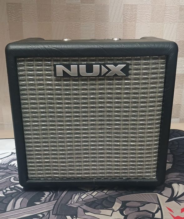 Гитарный комбоусилитель Nux Mighty 8BT