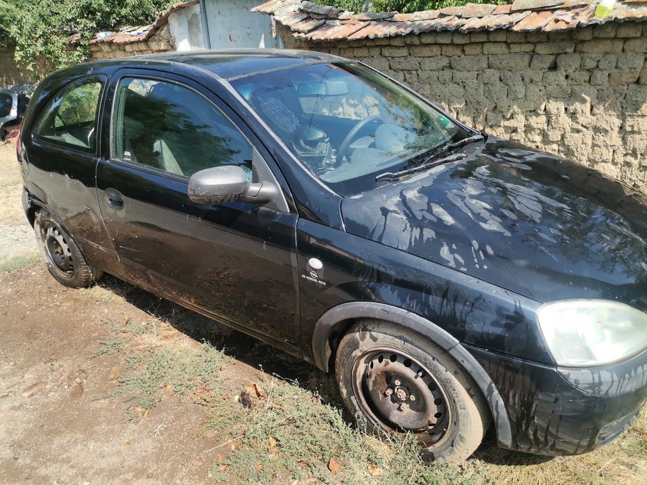 Продавам Opel Corsa 1.0 на части.