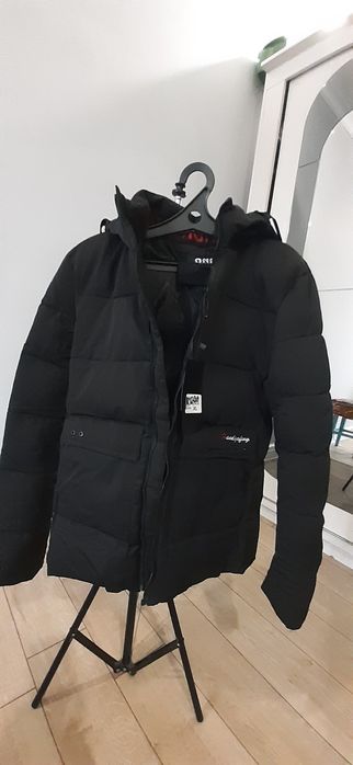 Продам куртка новая