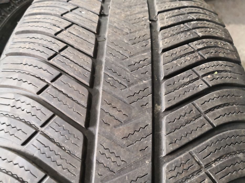 255 45 19 цола гуми Michelin dot 22