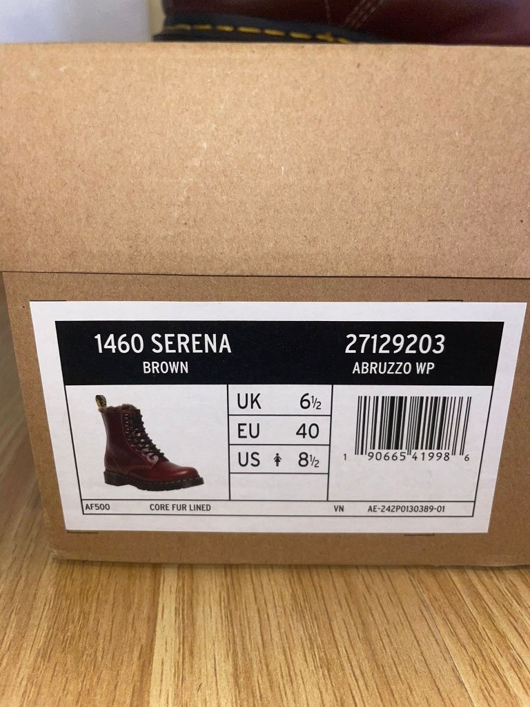 Ghete Dr. Martens model 1460 Serena