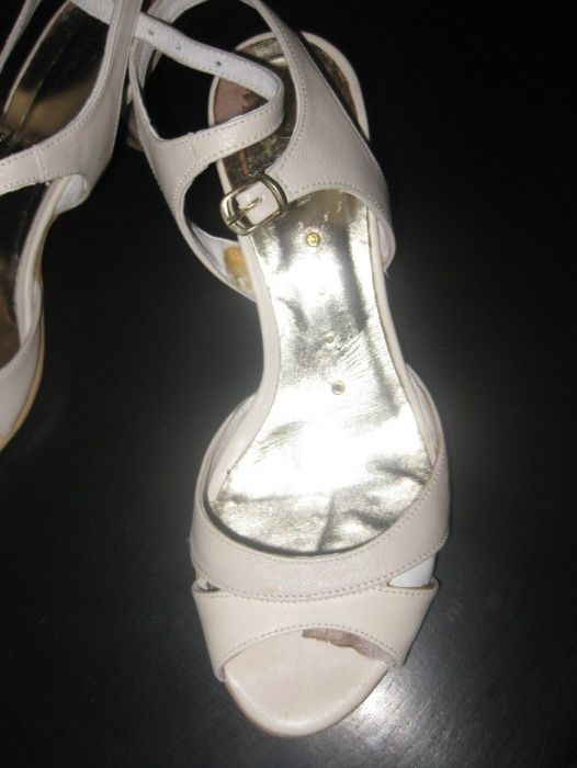 Елегантни сандали от естествена кожа