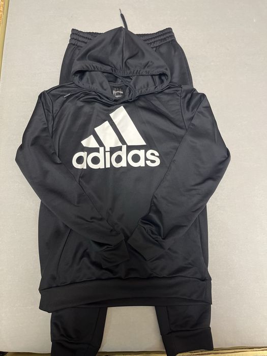 Екип на Adidas Оригинален