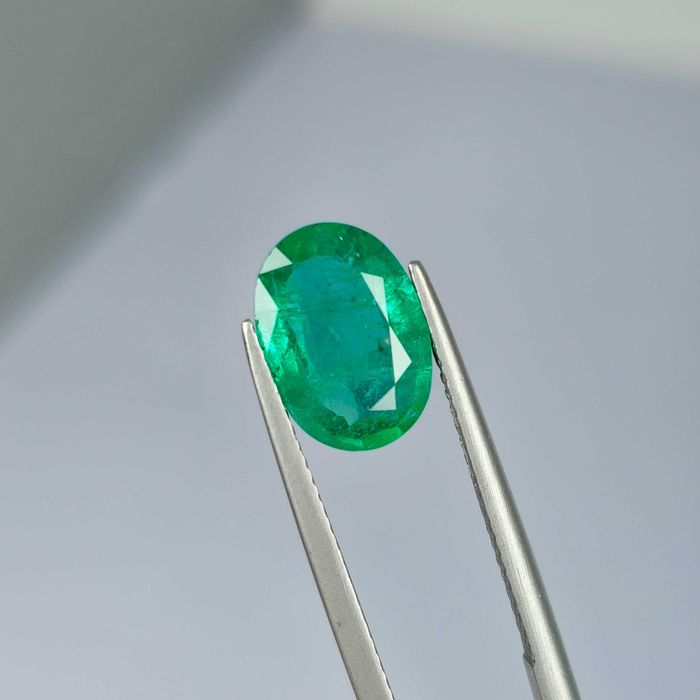 Естествен изумруд 2.39 ct