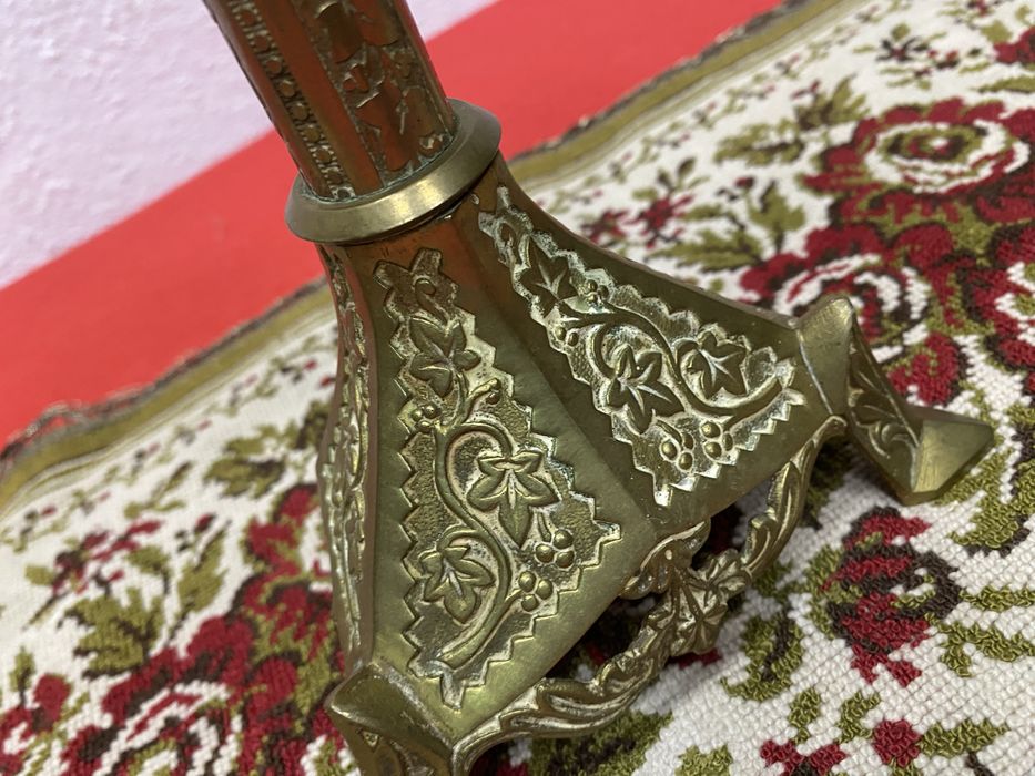 Винтидж френски месингов свещник с ръчна орнаментика 1950-те