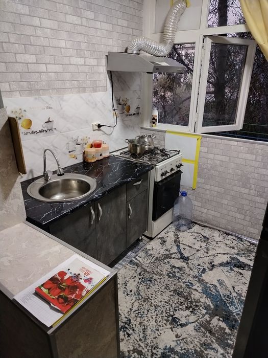 Srochniy uy sotiladi.