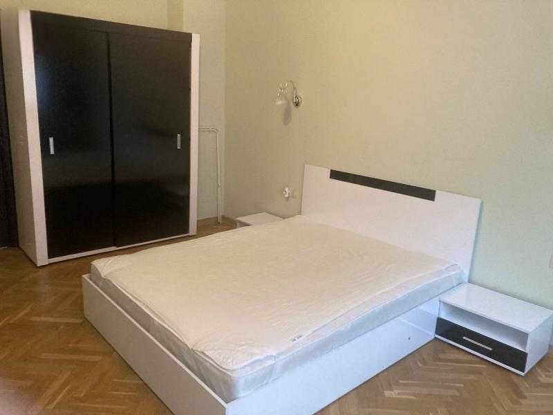 Дава се под наем Тристаен апартамент в София, Център - 100 кв.м за 816 € - Снимка #3