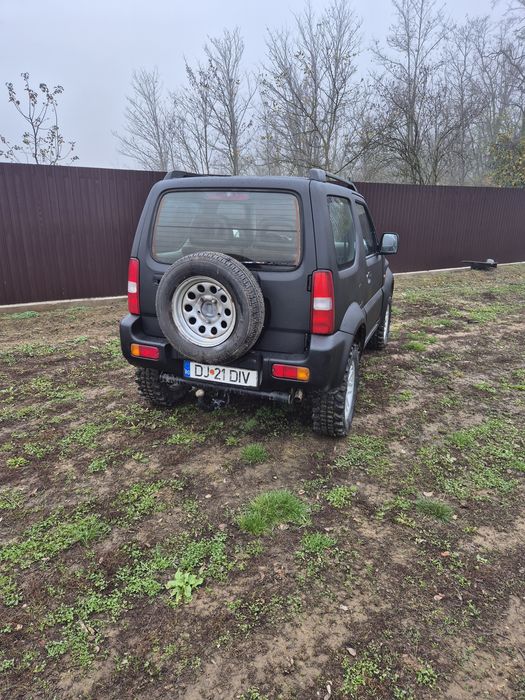 Vand suzuki jimny fara rugina