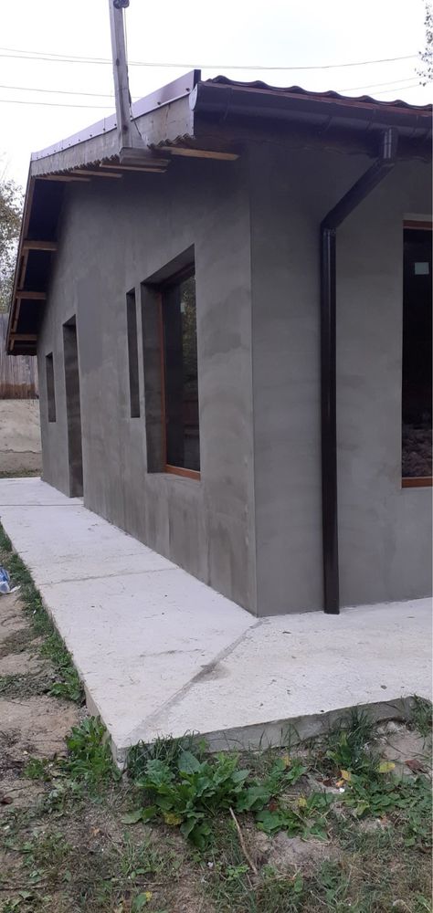 Продавам къща 100м/2 с ток и вода