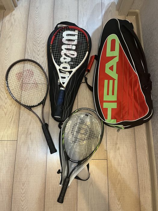 Теннисные ракетки и рюкзак