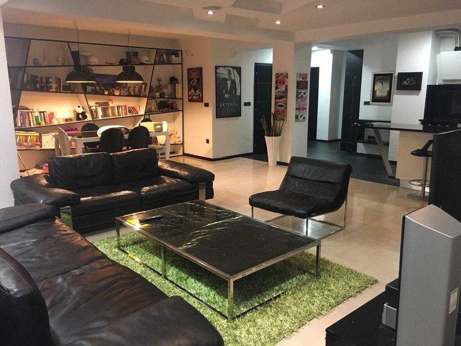 Дава се под наем Двустаен апартамент в Бургас, Център - 66 кв.м за 229.5 € - Снимка #1