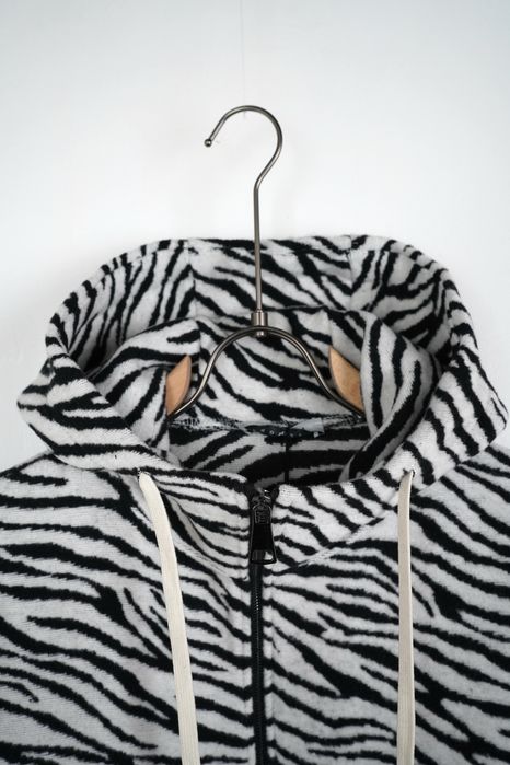 Hanorac zebra barbati alb negru cu sireturi lungi