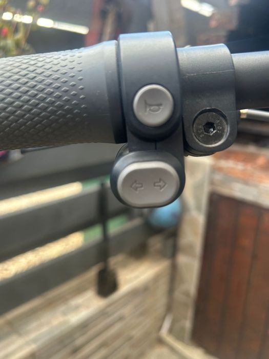 Trotineta SEGWAY-NINEBOT MAX G2 inca in garantie 1 an si 6 luni