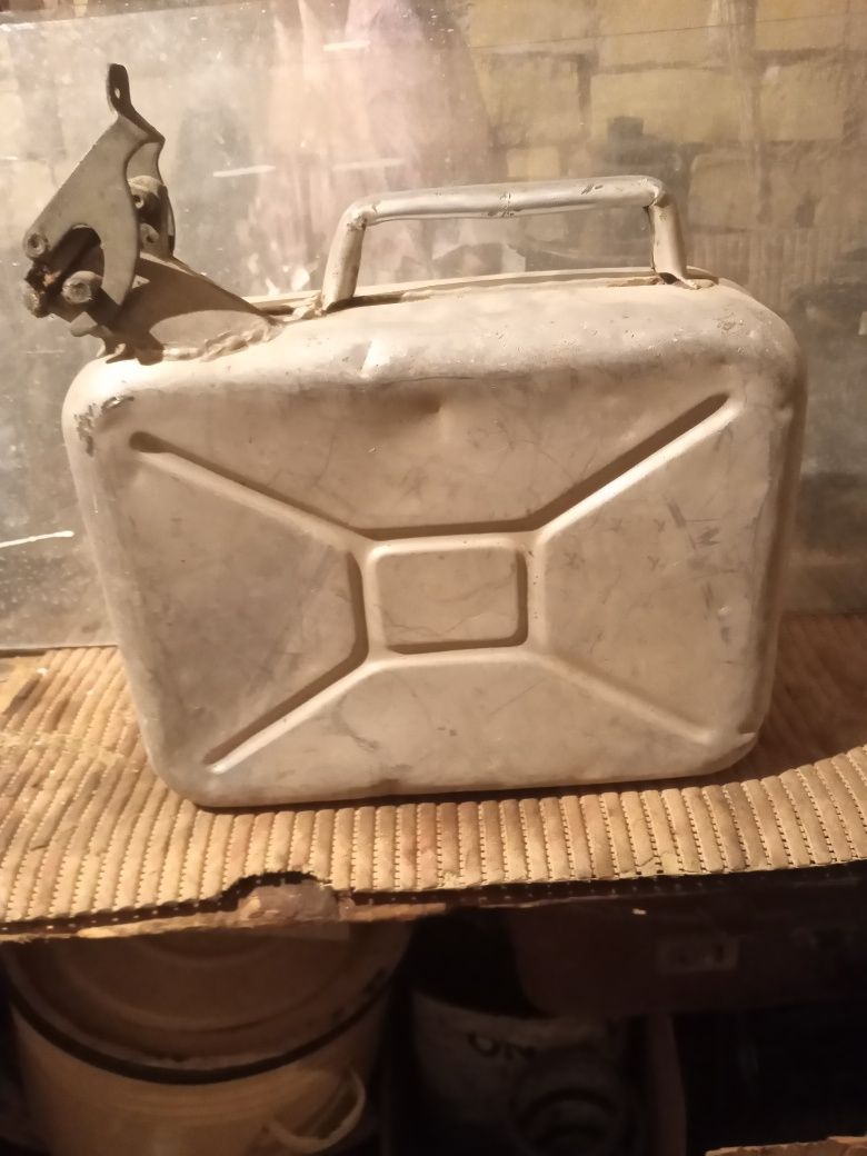 Продаётся канистры СССР