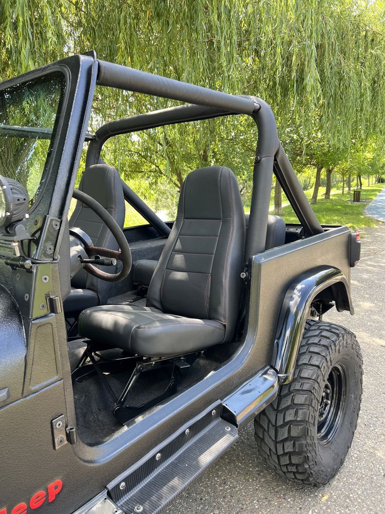 Vând Jeep Wrangler Yj Variante