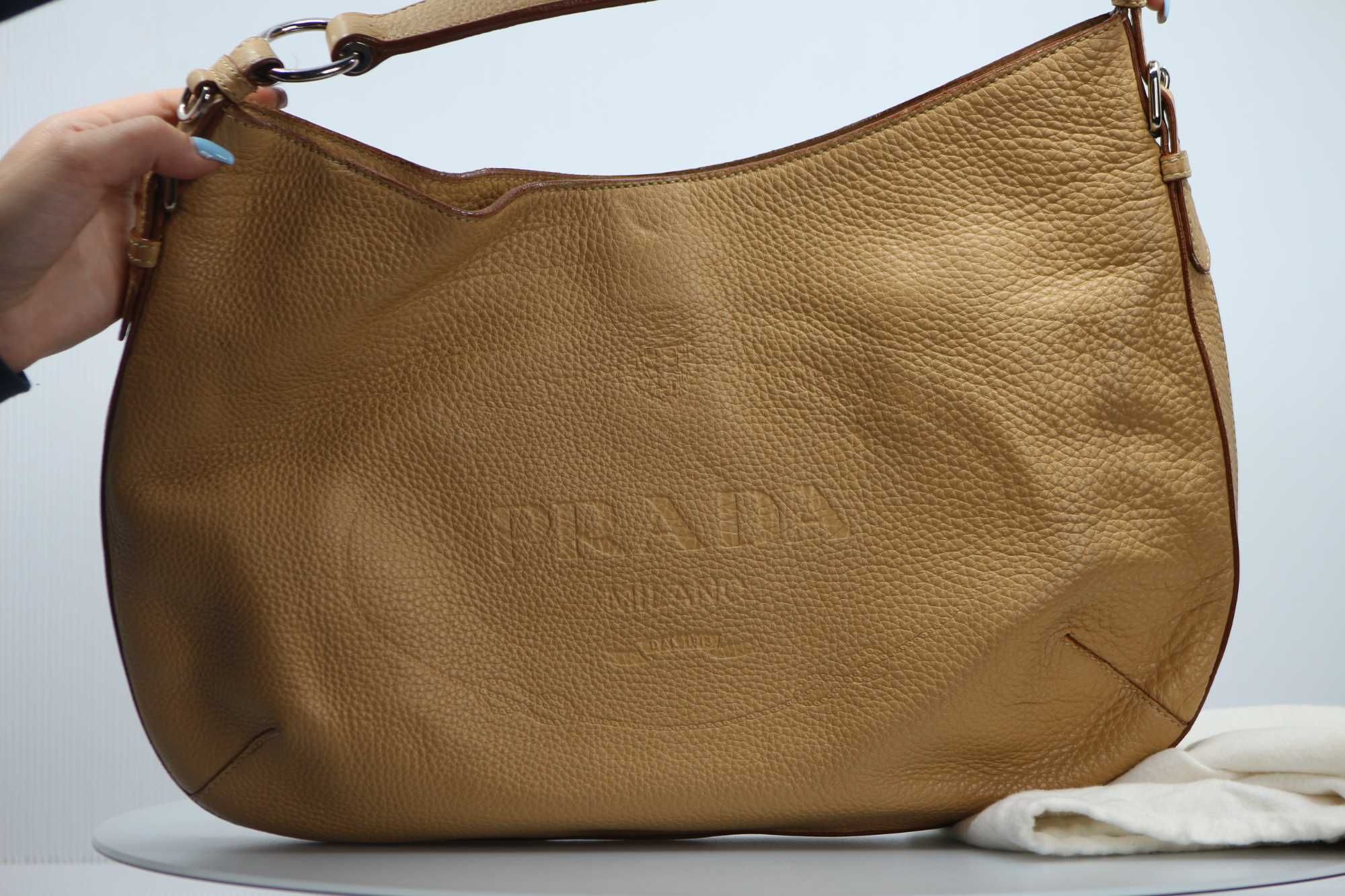 Prada geanta umar piele maro deschis