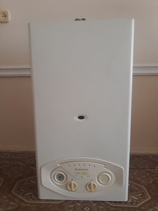 Катеол ARISTON 2х конторний зима, лета нархи350$